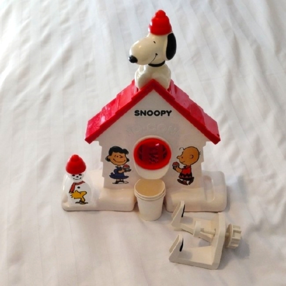 Snoopy Snow Cone Shaved Ice Maker With Accessories, Vintage